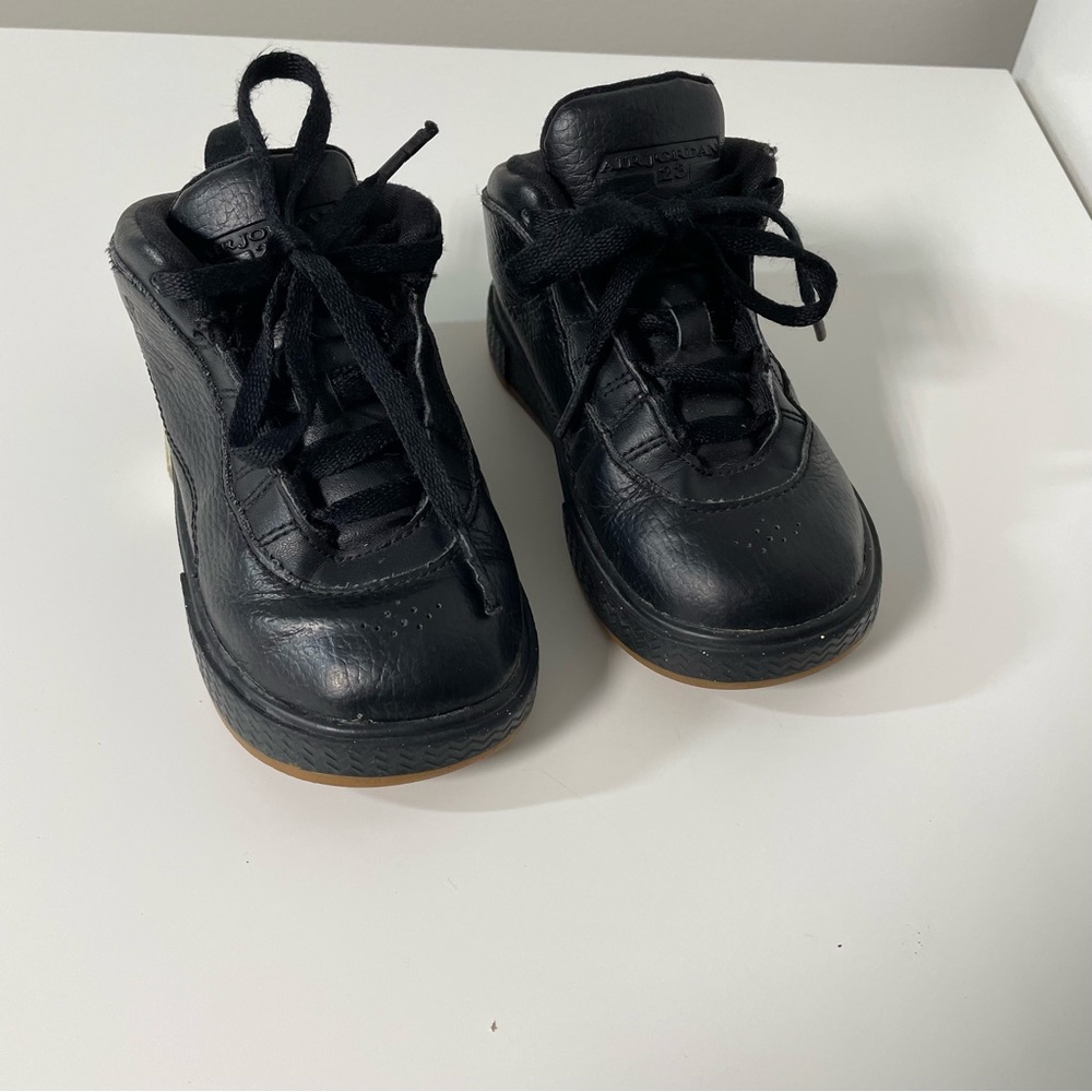 Air Jordan 25 Childs Size 8c all black